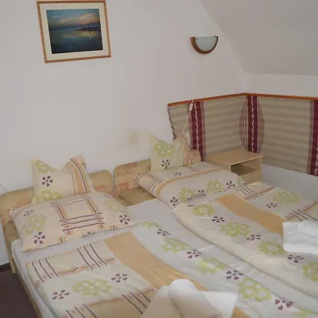Kentaur Ueduelofalu Resort Balatonboglar