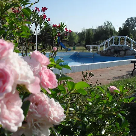 Kentaur Ueduelofalu Balatonboglár