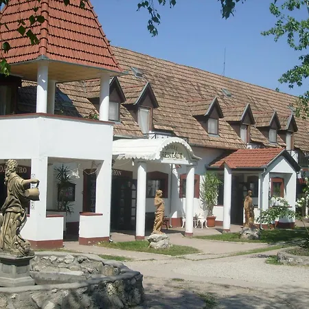Kentaur Ueduelofalu * Balatonboglar