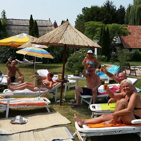 Kentaur Ueduelofalu Resort Balatonboglar
