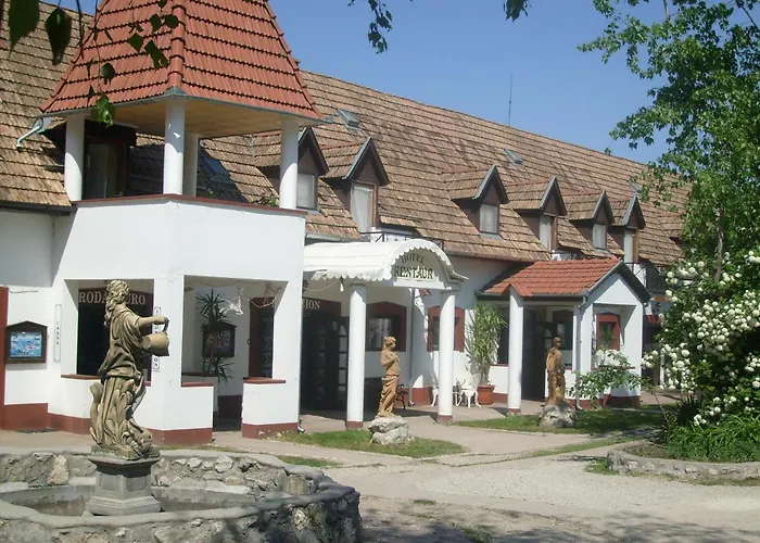 Kentaur üdülőfalu * Balatonboglár